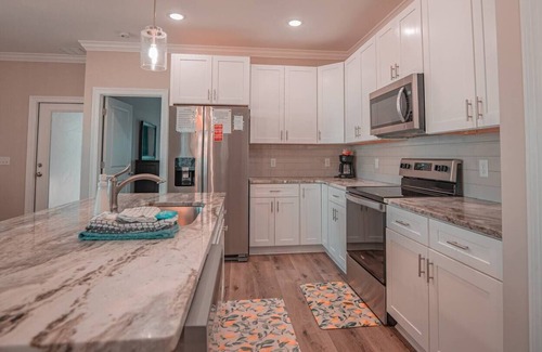 Panama City House | Comfortable, modern, spacious, pet-friendly home