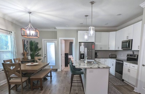 Panama City House | Comfortable, modern, spacious, pet-friendly home