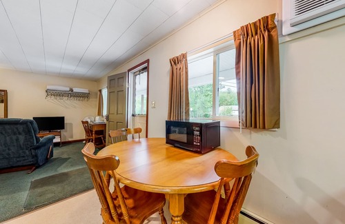 Lincoln House | Comfortable motel rooms in a great location with shared resort amenities