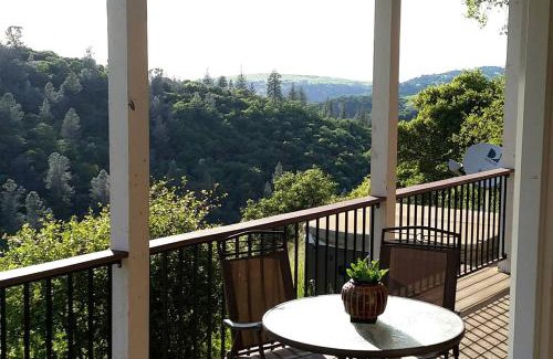 Penn Valley Cabin | Comfortable Mountain Getaway in Penn Valley, California
