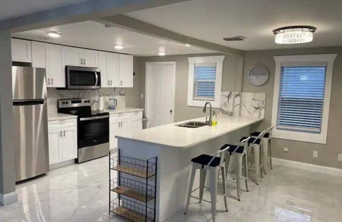 Lakeshore South House | Comfortable new 2- bedroom house