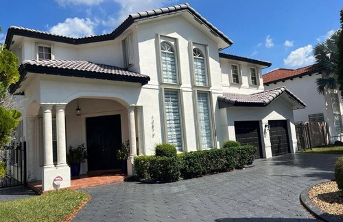 Tamiami House | Comfortable New Home Miami