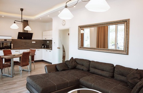 Zell Apartment | Comfortable, newly renovated apartments with a view of the Moselle