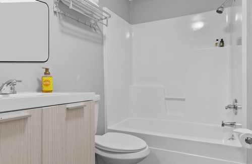 Festus Apartment | Comfortable One bedroom Apartment