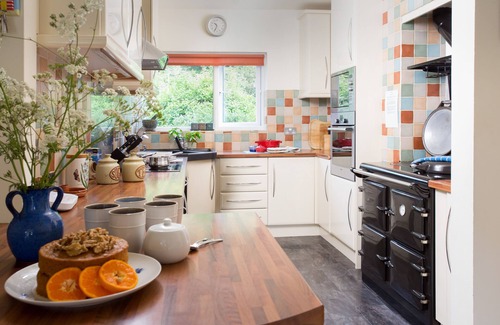 Padstow House | Comfortable Pet Friendly Home in quiet location close to beaches & amenities