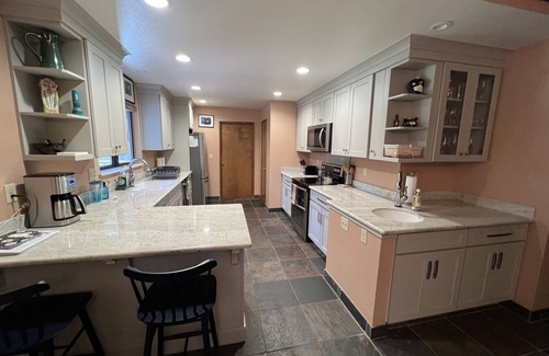 Graeagle House | Comfortable pet friendly home near golf course with Tesla charge option