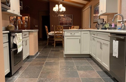 Graeagle House | Comfortable pet friendly home near golf course with Tesla charge option
