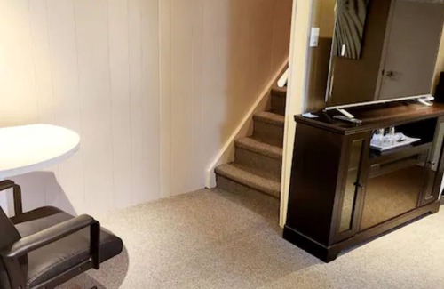 Welland House | Comfortable Private Room for 2.