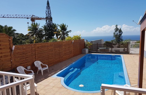Sainte-Clotilde Ski Chalet | Comfortable quiet chalet in Moufia-Réunion