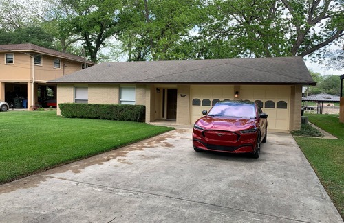 Seguin House | Comfortable, quiet home on Guadalupe River