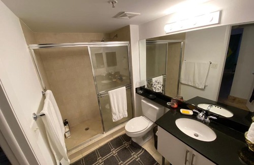 Downtown Miami House | Comfortable room in the Brickell City Center area