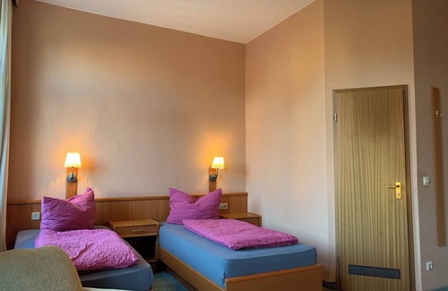 Quickborn Hotel | Comfortable room near Hamburg Airport