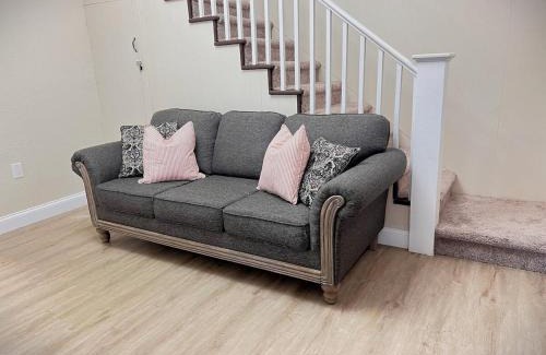 Lakeland House | Comfortable Room Rentals Outlets & Kingsky Academy