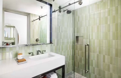 Tenderloin Hotel | Comfortable Room Delight in Downtown SF Charm – Perfect for Art Aficionados