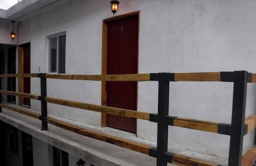 Queretaro Apartment | Comfortable room with private bathroom next to plaza candiles in Querétaro