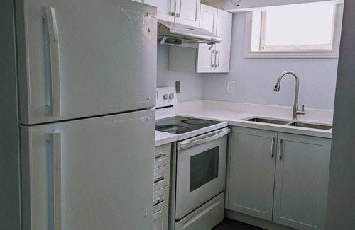 Whitby House | Comfortable Room with shared bathroom and kitchen in the heart of the city.