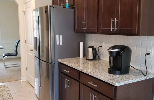 Tucker House | Comfortable rooms in a house- close to downtown Atlanta and hws (I-85 and I-285)