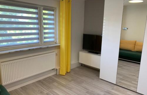 Siemianowice Slaskie Apartment | Comfortable Studio only 20 minutes from International Conference Center Katowice best place for WUF2022 EEC TNF OFF etc