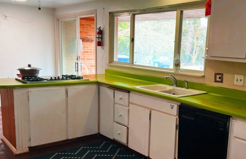 Williamsville House | Comfortable & safe