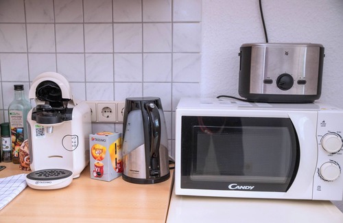 Plauen House | Comfortable single room with shared bathroom