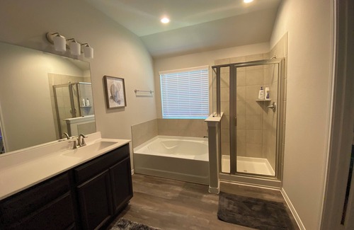 Santa Fe House | Comfortable space! Minutes from shopping, restaurants and Largo Mar Lagoon.
