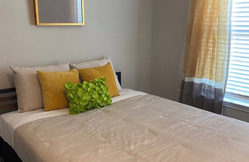 Santa Fe House | Comfortable space! Minutes from shopping, restaurants and Largo Mar Lagoon.