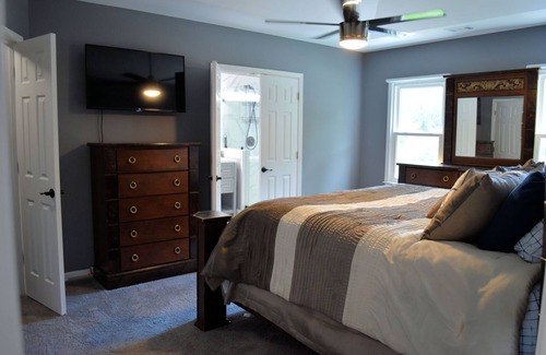 Lawrenceville House | Comfortable Spacious Clean Living in Lawrenceville