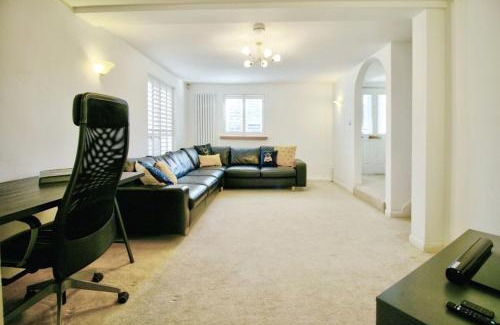 Matfield House | Comfortable Spacious Cottage