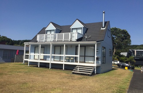 Onemana House | Comfortable, spacious family beach house