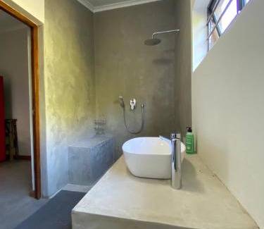 Berea Apartment | Comfortable Spacious Garden Cottage