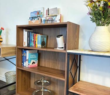 Brossard Apartment | Comfortable spacious house with parking