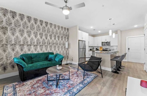 Southeast Orlando Apartment | Comfortable Stay King Bed Near Parks, Pet-Friendly