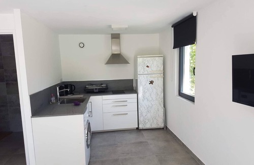 Sanary-sur-Mer Apartment | Comfortable studio for 2 in the garden