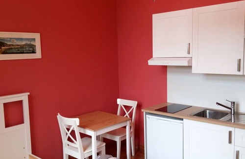Etterbeek Apartment | Comfortable studio 10-15 min by metro to City Centre & university