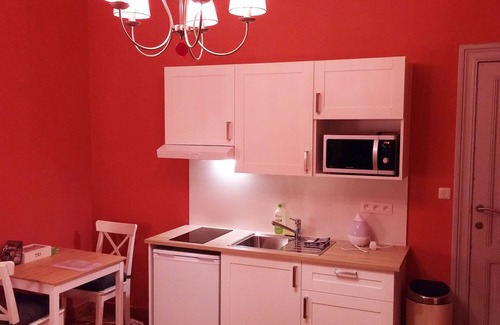 Etterbeek Apartment | Comfortable studio 10-15 min by metro to City Centre & university