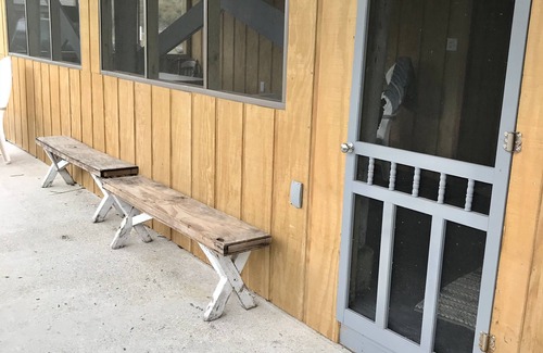 Theriot Apartment | Comfortable Studio apartment with huge screened in porch