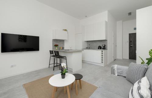 West Pomeranian Voivodeship Apartment | Comfortable Studio Apartments with Parking in Szczecin by Noclegi Renters