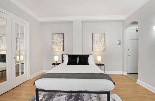 South Evanston Apartment | Comfortable Studio Hideaway in Evanston