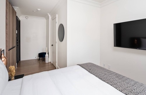 Latin Quarter Apartment | Comfortable studio in the heart of Berri-UQAM