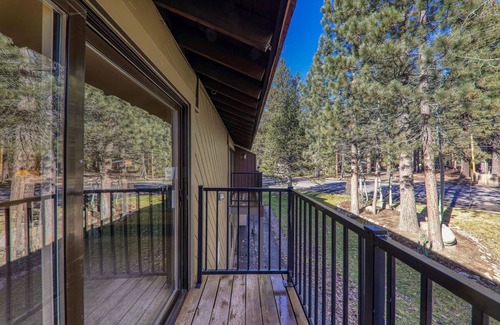 Truckee Condo | Comfortable Studio w/Kitchen 2nd Floor #213 at Donner Lake Village