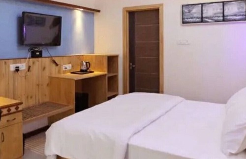 Cheyyur Resort | Comfortable Superior Room for your Holiday