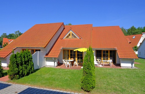 Zingst House | Comfortable terraced house with terrace in the Freesenbruch vacation park near the sandy beach