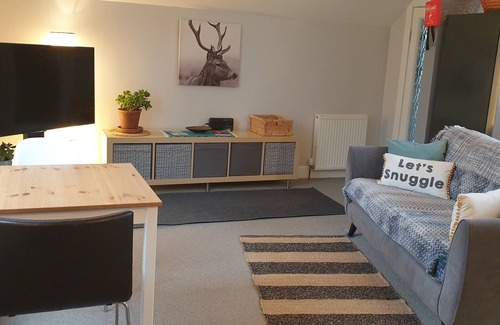 Peebles Apartment | Comfortable town pad with a river view