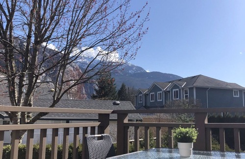 Squamish Condo | Comfortable townhome in the heart of Squamish