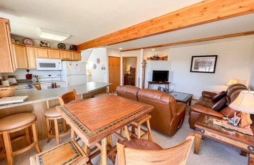 Red Lodge House | Comfortable Townhome - Mountain Views