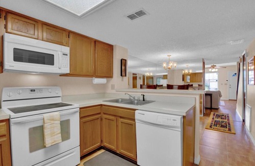 Bearss Plaza Apartment | Comfortable Townhome with Pool!