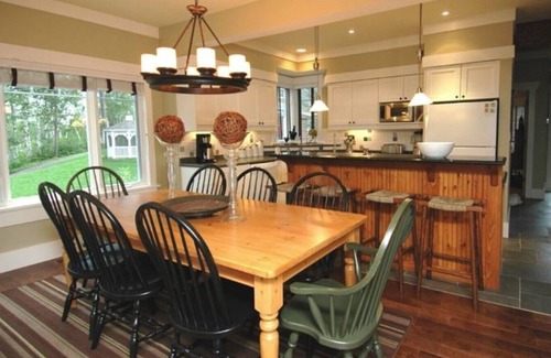 Baysville House | Comfortable Townhouse in beautiful Muskoka resort