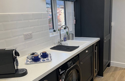 Swindon House | Comfortable two bed house - outskirts of Swindon