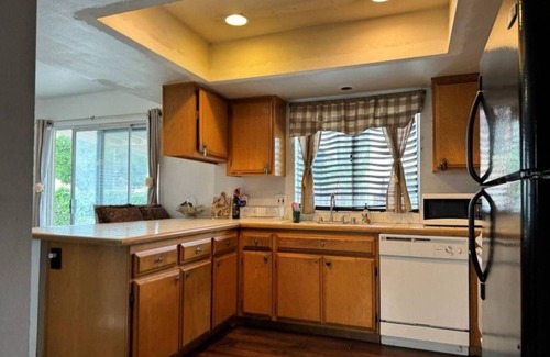 Rialto House | Comfortable two - bedroom suite