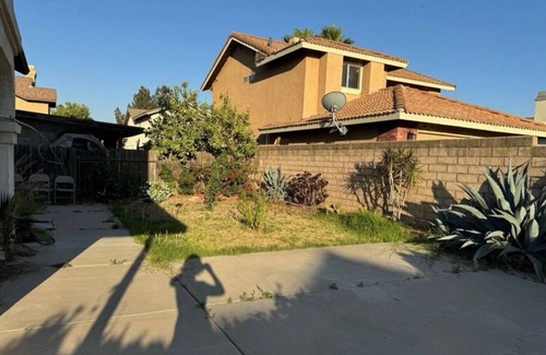 Rialto House | Comfortable two - bedroom suite
